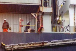 該不該給海員配備防墜器