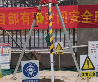 消防隊(duì)員救人時也需要佩戴速差防墜器